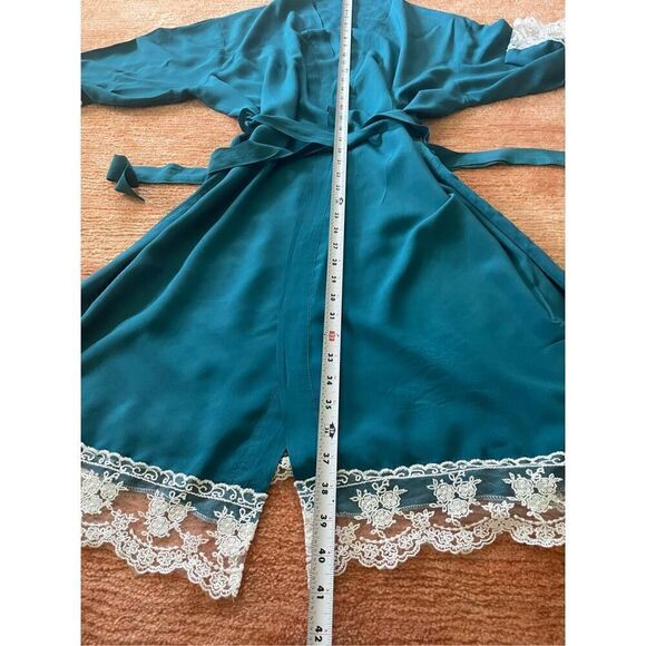 ROBE Size M - Picture 4 of 7